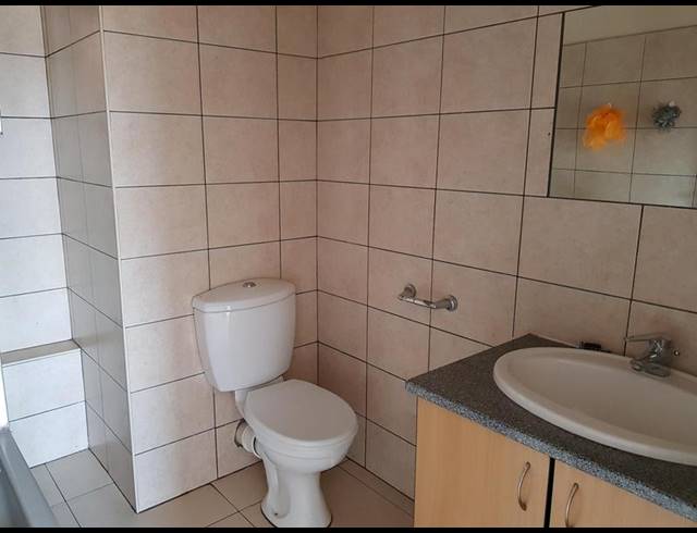 2 BEDROOM TOWNHOUSE FOR SALE IN BRAAMFONTEIN
